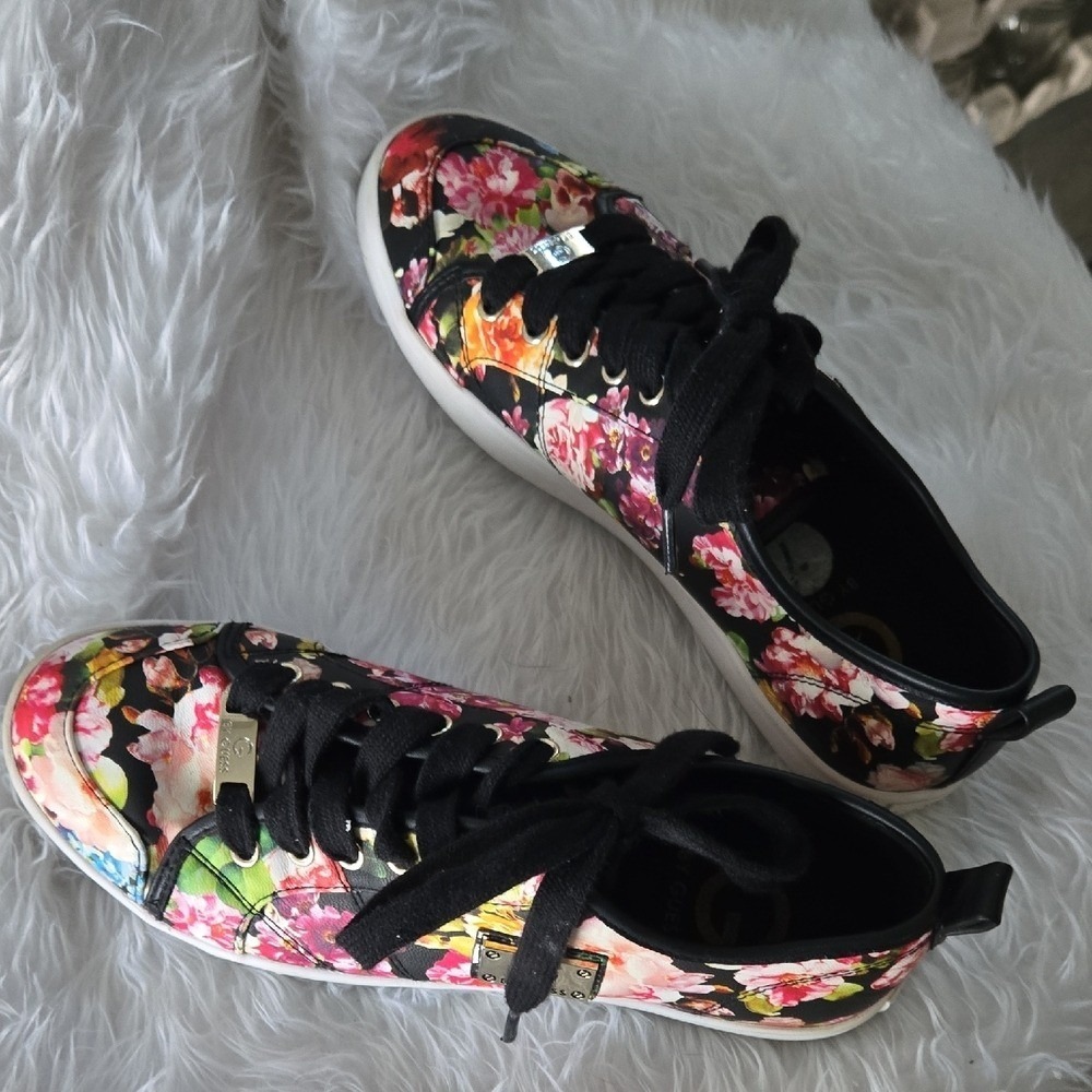 Guess‎ Floral Print Low Top Sneakers Women's Black Multi Color